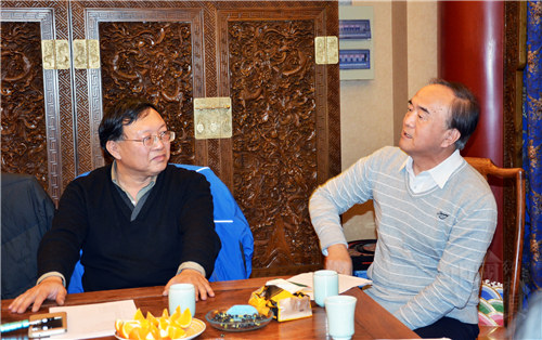 04會議現(xiàn)場右：郭文通、左：芮謙